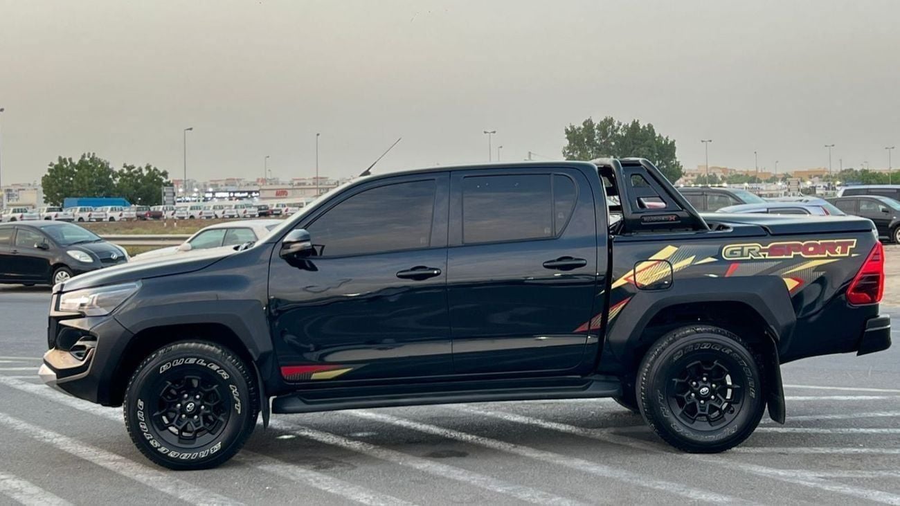 Toyota Hilux 2021 Modified GR Sport Black Edition - Trunk Cover -  2.7L V4 - AWD 4x4-360* CAM - Push