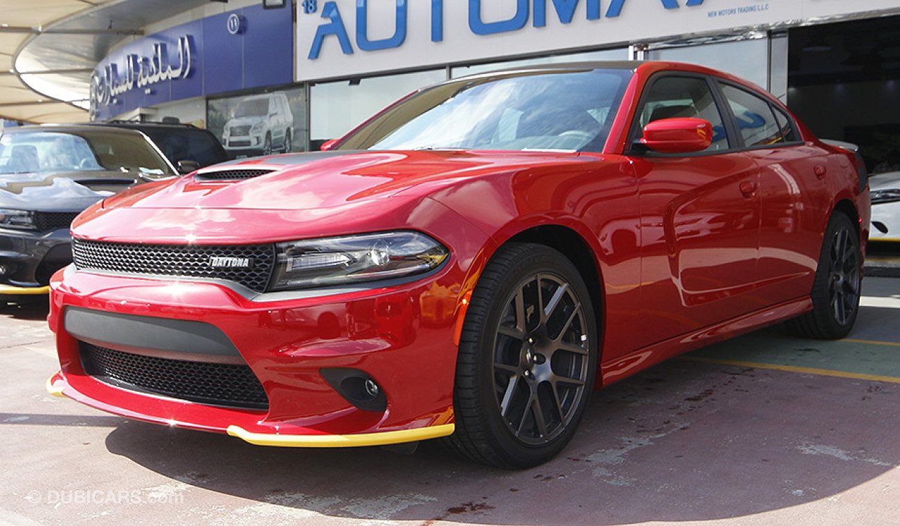 Dodge Charger Daytona R/T RWD V8 HEMI GCC Specs with 3Yrs or 100K km Warranty