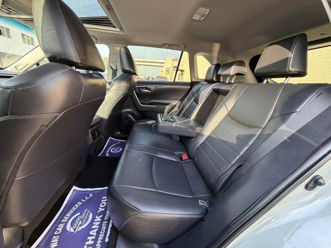 تويوتا راف ٤ XLE 2.0L