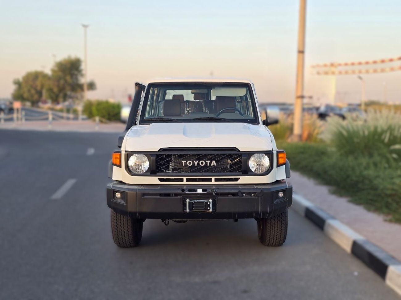 تويوتا لاند كروزر 2025 Toyota LC76 4.0L AT Full option