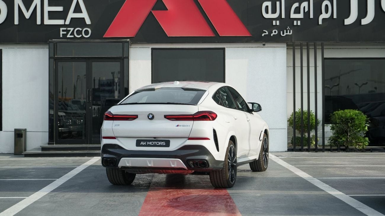 بي أم دبليو X6 M60i xDrive لون أبيض معدني - تان، إصدار 2026 للتصدير فقط