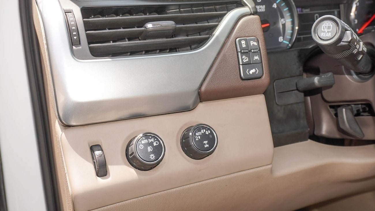 Chevrolet Suburban LT