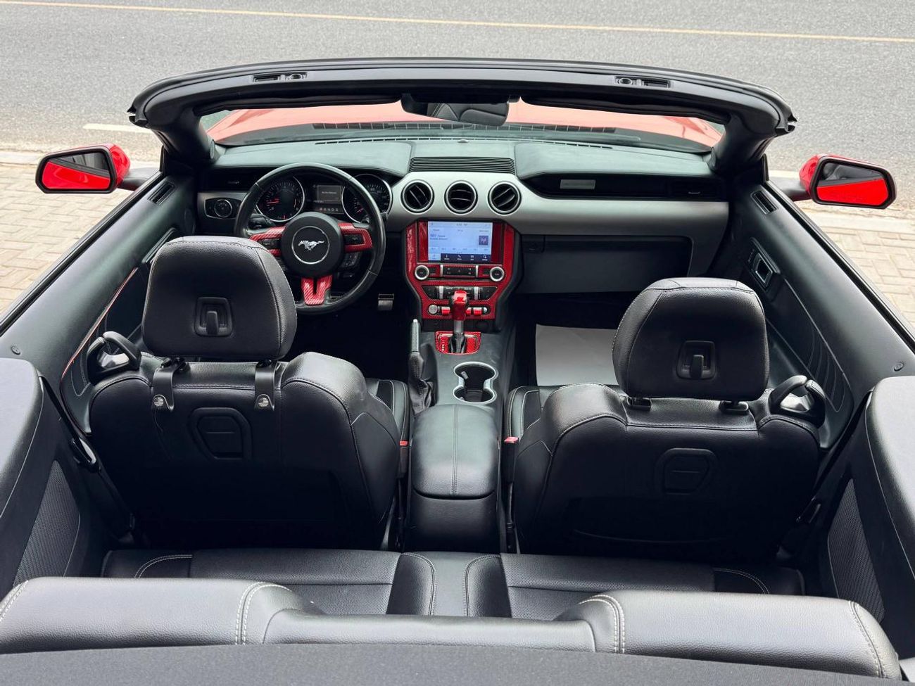 Ford Mustang EcoBoost / 2.3L V4 / BIG SCREEN / RADAR / BLIND SPOTS / REMOTE START / IN PERFECT CONDITION