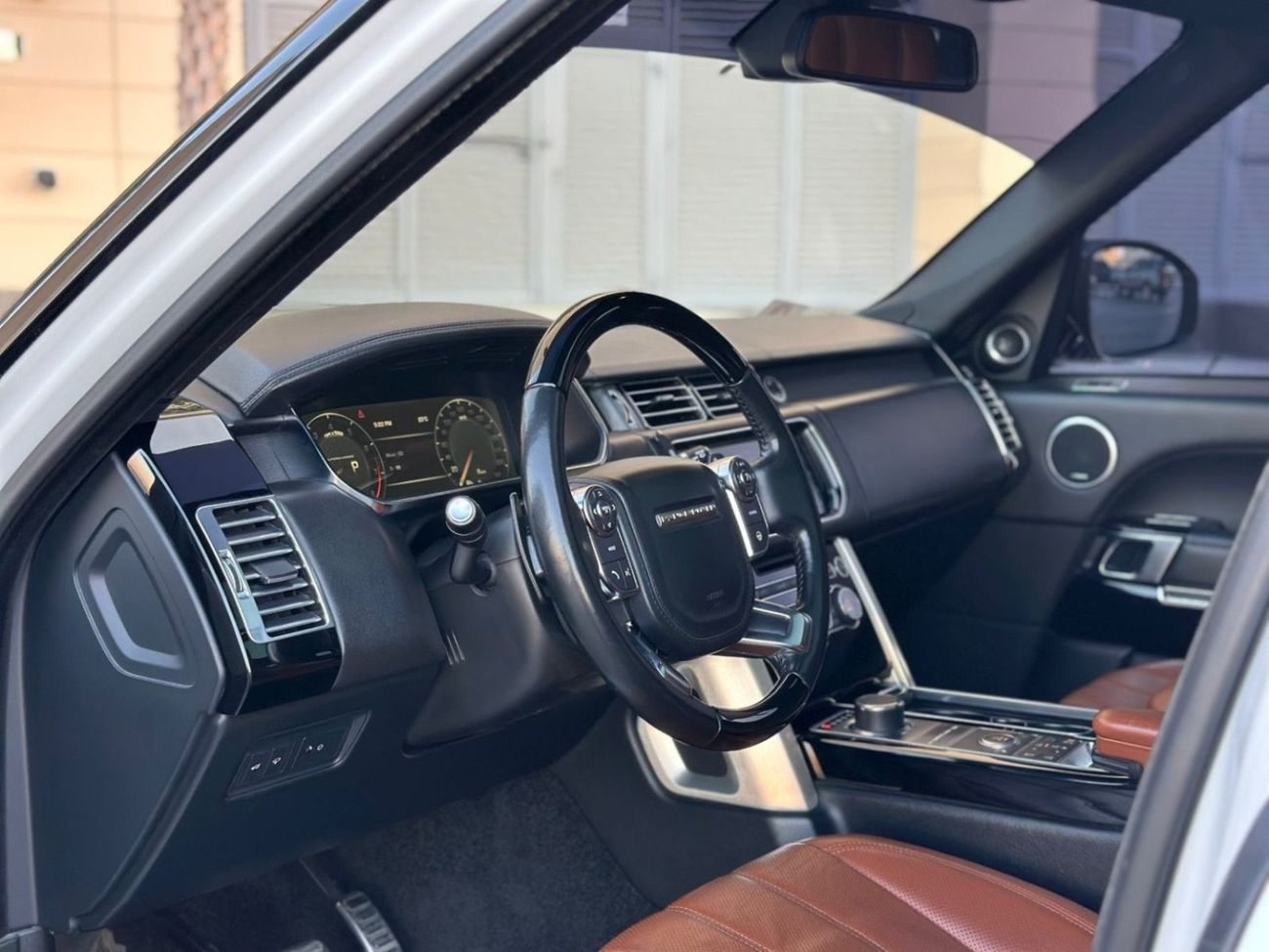 لاند روفر رينج روفر Vogue SE 5.0L | Supercharged | 2016 | Large | V8 510 HP | Perfect Condition