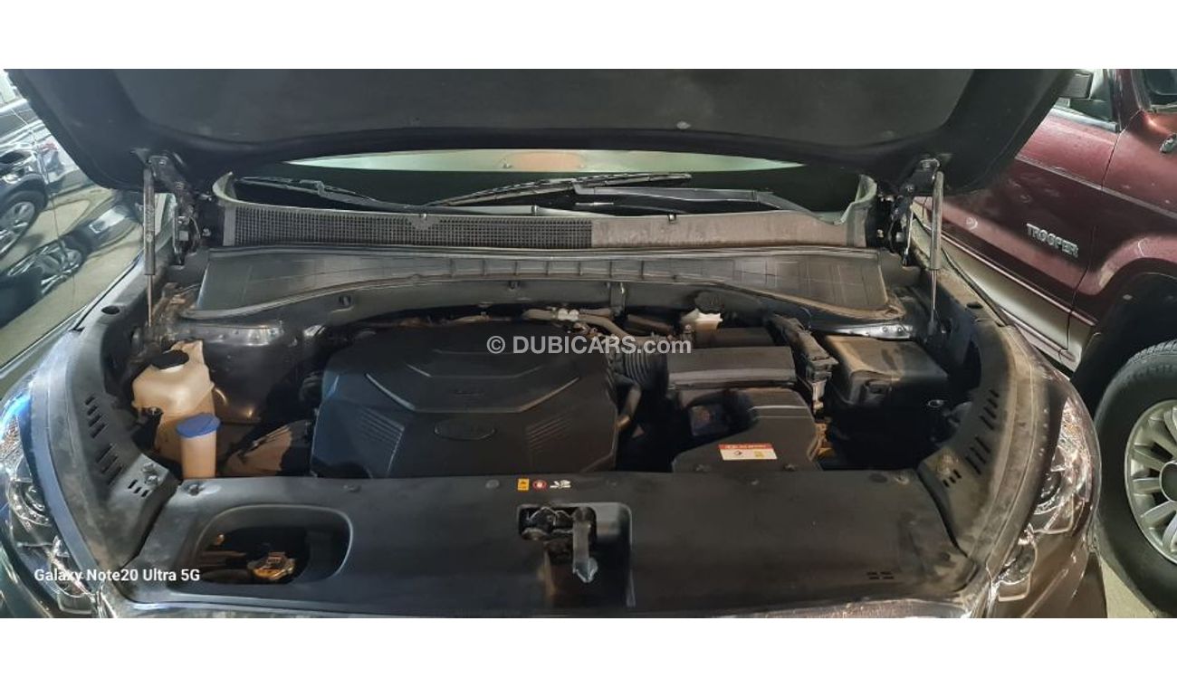 كيا سورينتو السيارة جيدة جدا ونظيفة