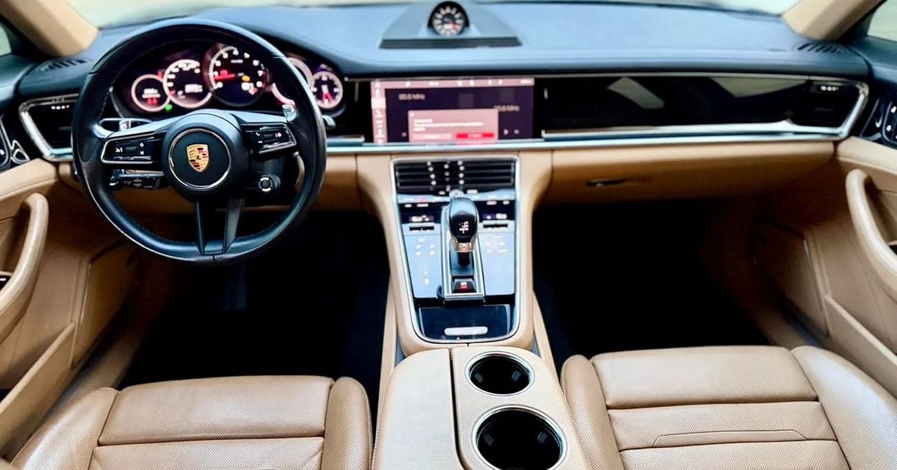 Porsche Panamera 4
