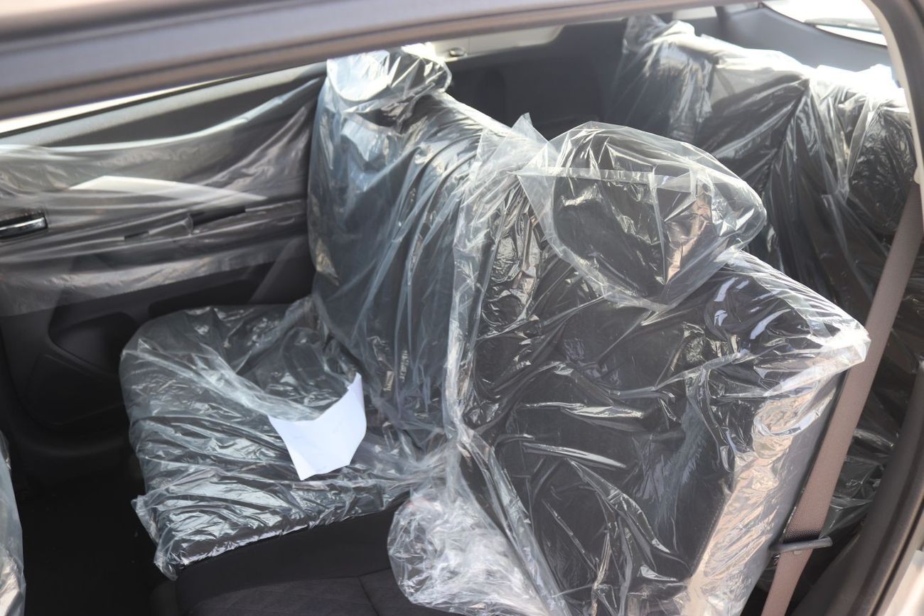 Mitsubishi Xpander Mid 1.5L Premium. Keyless Entry, Push Start, Monitor, Alloy Wheels, Model 2024