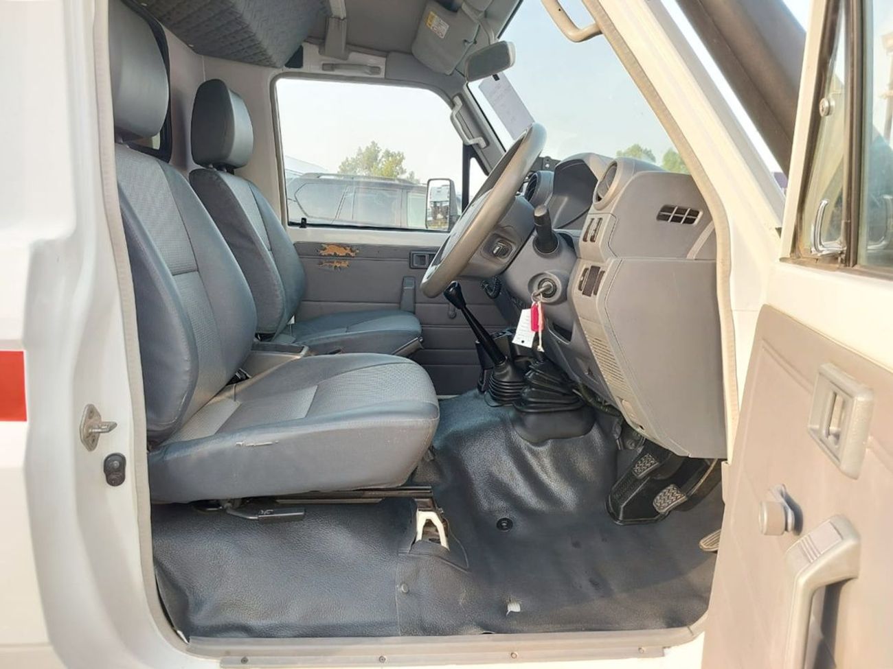 Toyota Land Cruiser TOYOTA LAND CRUISER AMBULANCE SUV RHD 2017 MODEL 4.5 L DIESEL MANUAL(PM07499)