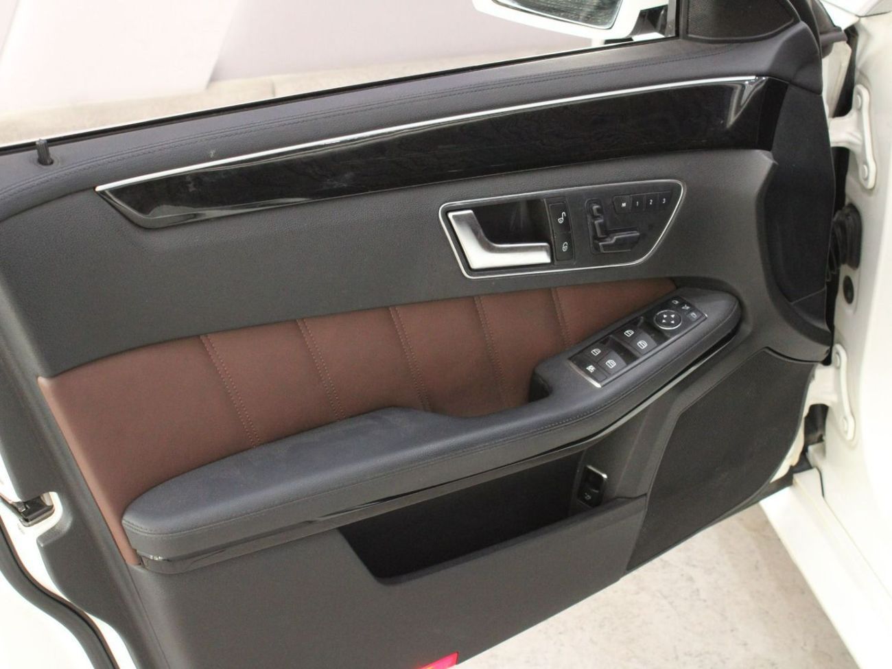 مرسيدس بنز E300 AMG | GCC