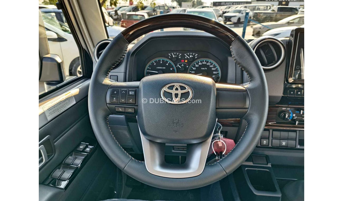 Toyota Land Cruiser 70 4.5L,V8,VDJ76,5DOOR,DIFF LOCK,WINCH,LEATHER SEATS,COOLER BOX,16'' AW,MT,NEW SHAPE,2024 ( FOR EXPORT)