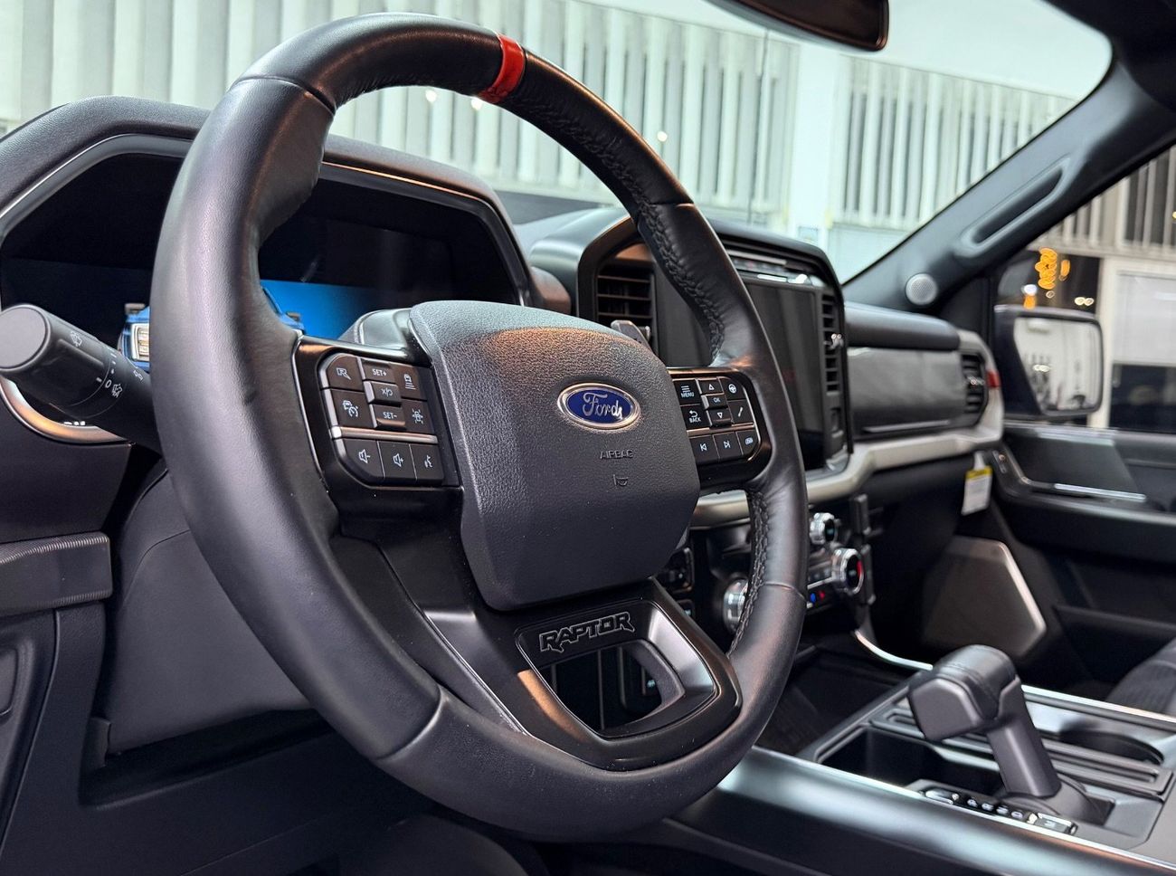 فورد إف-150 رابتور Perfect condition .. Low Milegea .. Brand new condition