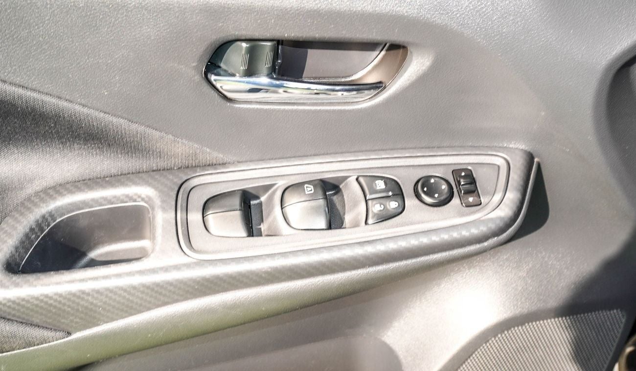 نيسان فيرسا SV