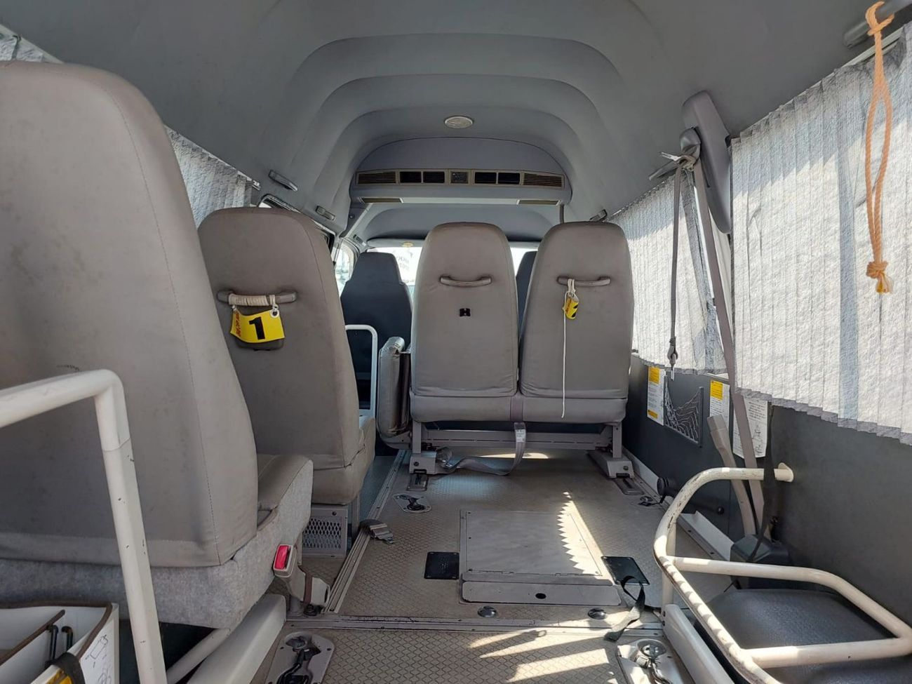 Toyota Hiace (RAMADAN OFFER) TOYOTA HIACE VAN RHD 2001 MODEL 3.0 L DIESEL AUTOMATIC(PM07214)