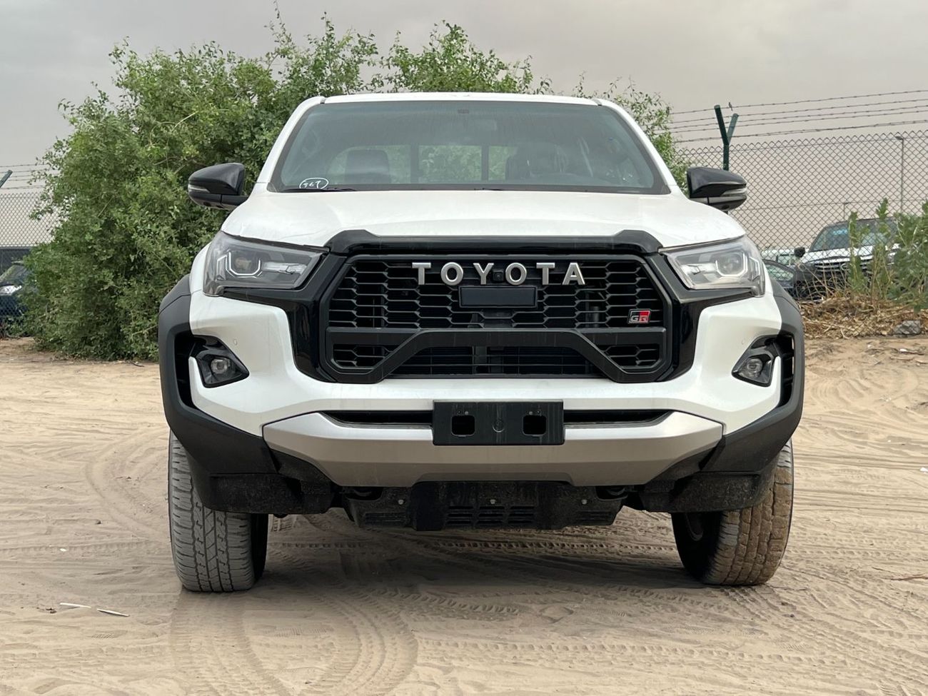 تويوتا هيلوكس EXPORT ONLY - Toyota Hilux GR sport 2025