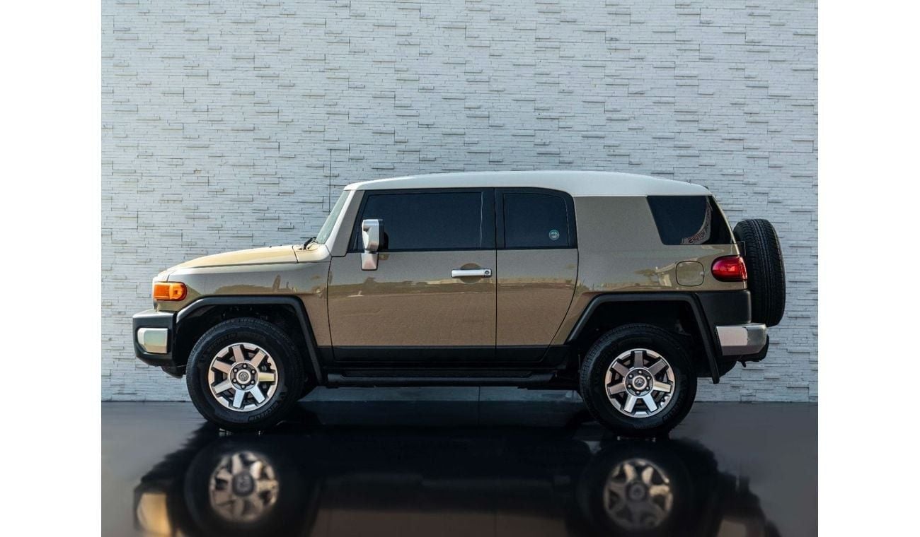 Toyota FJ Cruiser AED 2,280 PM • FJ CRUISER GXR • ONLY 64,000 KM • FULL SERVICE HISTORY • FULLY LOADED