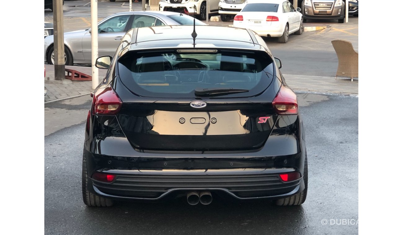 Ford Focus FORD FOCUS ST MODEL 2017 GCC car prefect condition full w