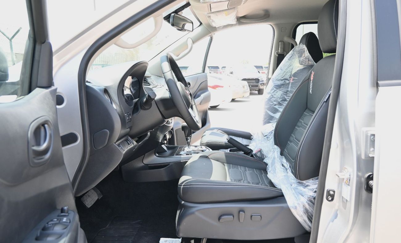 Nissan Navara NISSAN NAVARA 2.5L DIESEL PRO4X 4X4 SILVER DC AT MODEL 2025 BRAND NEW [AVAILABLE COLOURS : SILVER/W/