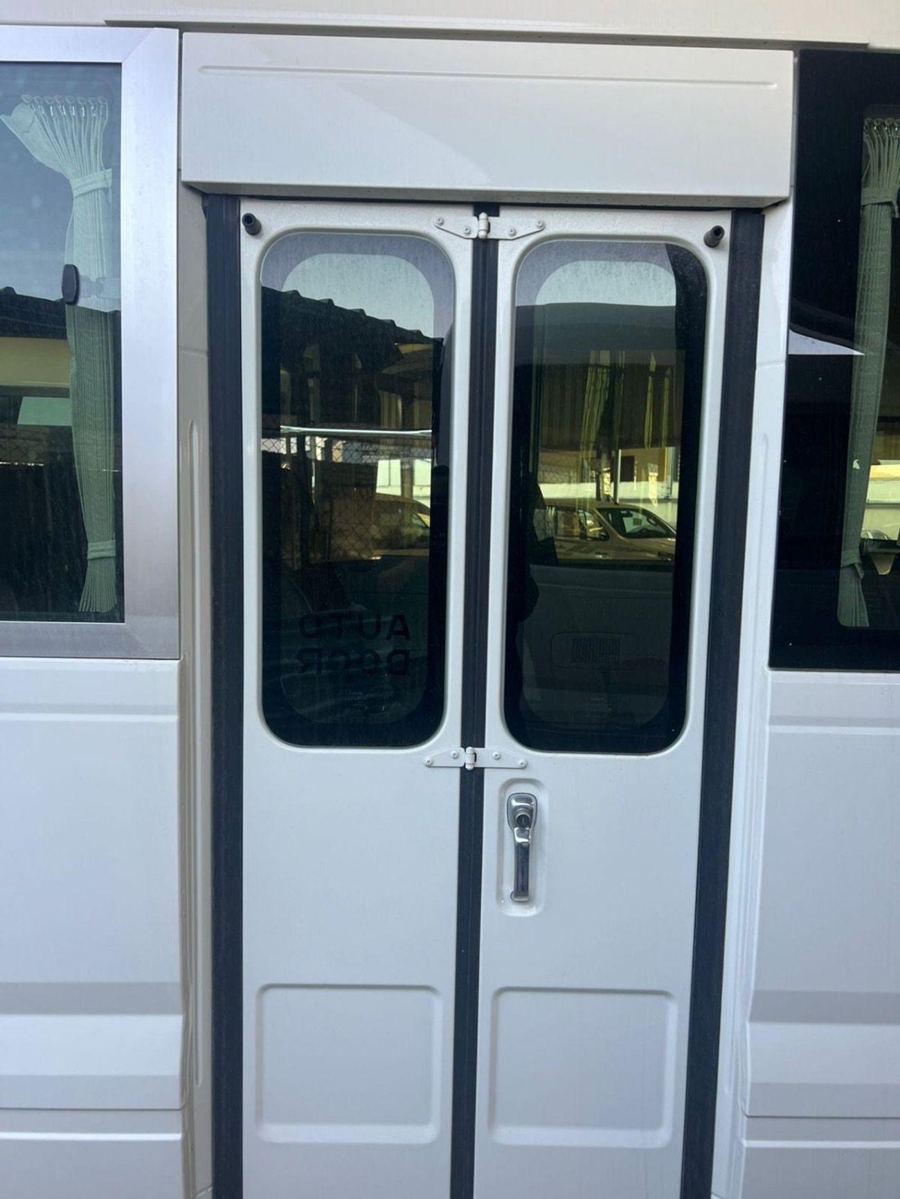 تويوتا كوستر coaster 23 seater diesel 4.0