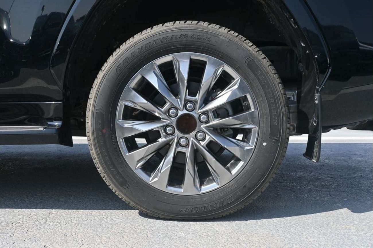 Toyota Land Cruiser Toyota Land Cruiser GXR 4.0L , 4WD, Model 2023, Color Black (Export Price)