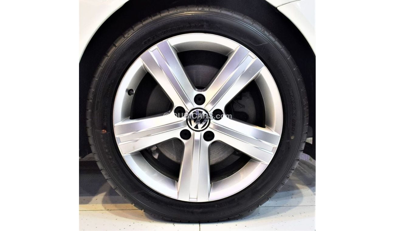 Volkswagen Eos VERY LOW MILEAGE 76000 KM! AMAZING Volkswagen EOS CONVERTIBLE 2012 Model!! in White Color! GCC Specs