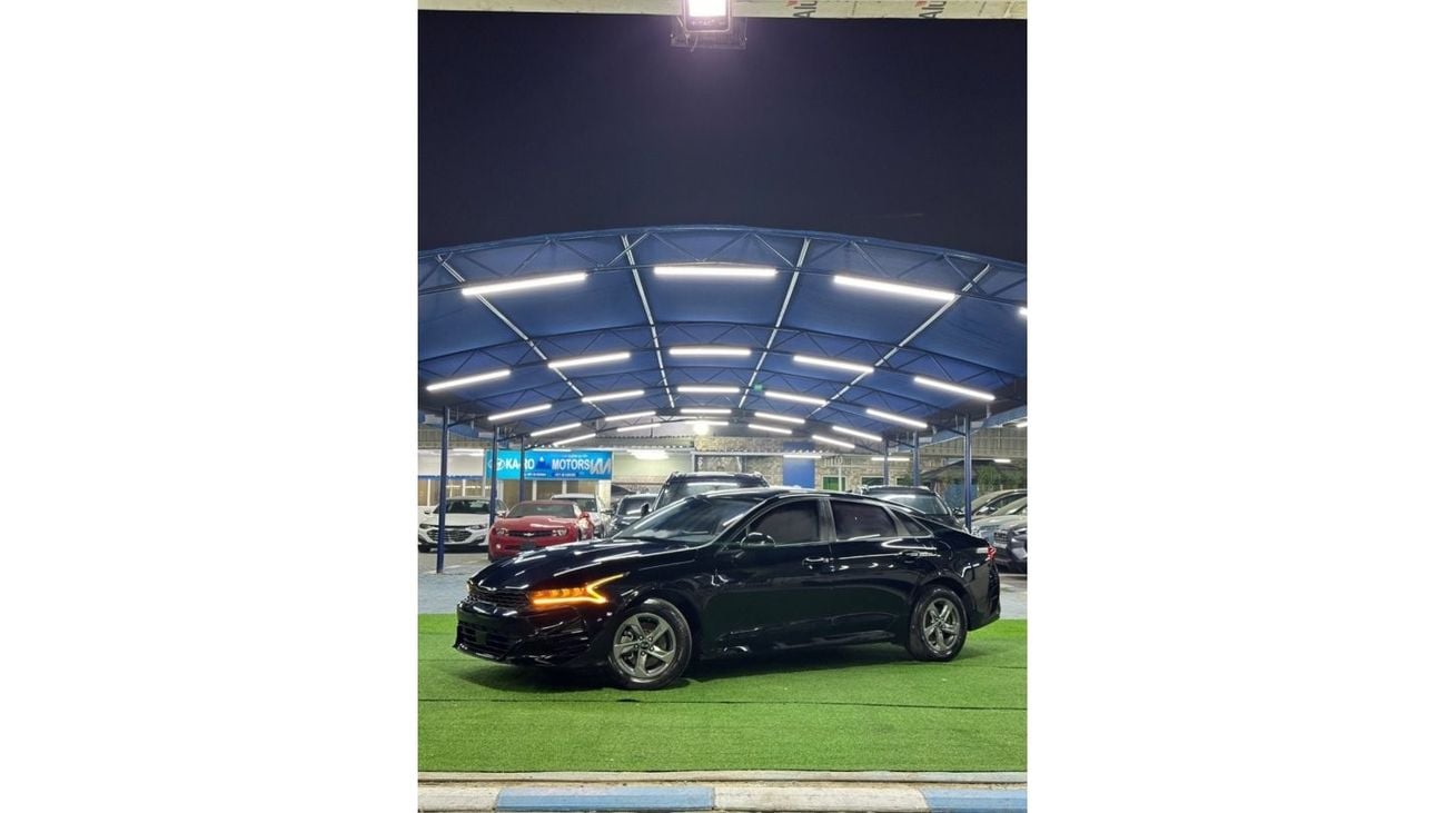 كيا K5 كيا K5 2021 بمحرك سعة 1.6 تيربو السيارة بحالة ممتازة قليلة الأضرار