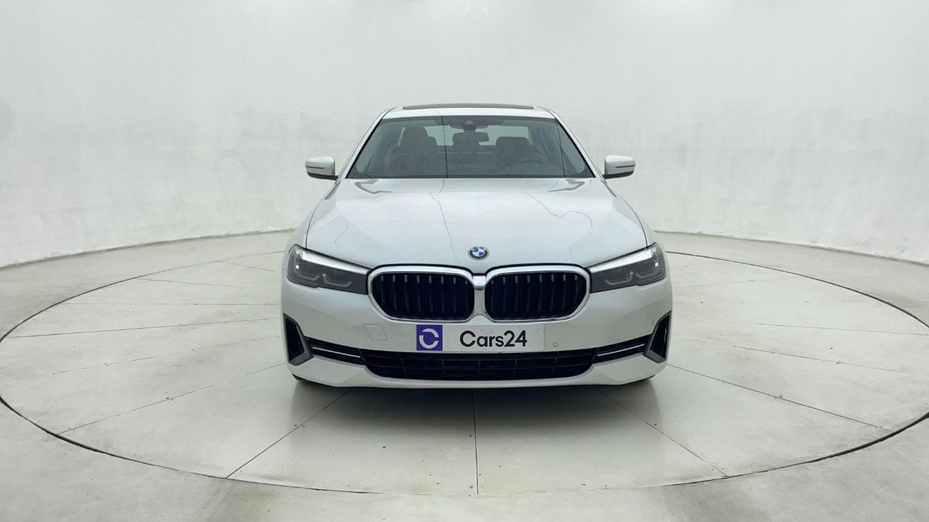 بي أم دبليو 520i 2L 2023 | 0 DP | 1854/Month | 30 Day Return | Service History