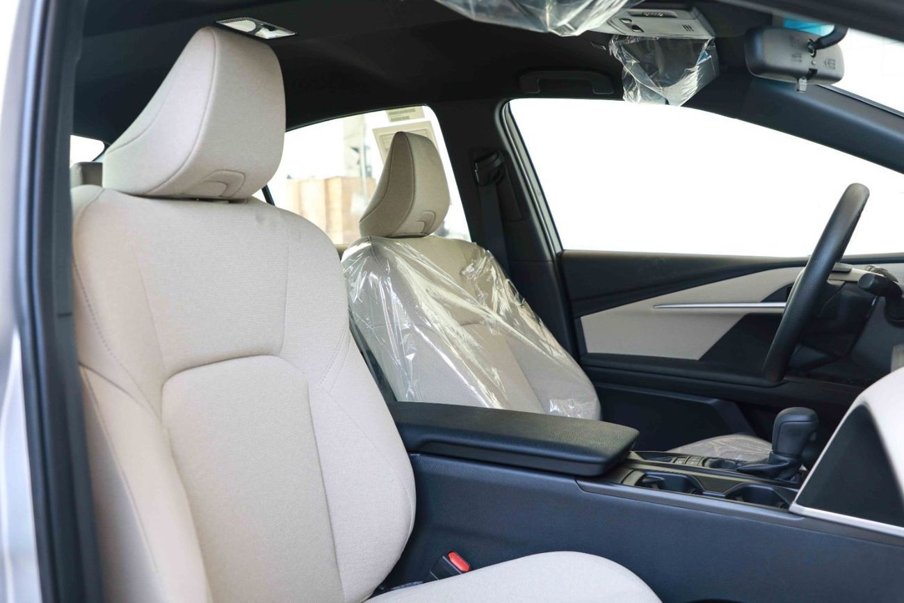 تويوتا كامري 2025 TOYOTA CAMRY LE 2.5 Hybrid - SILVER METALLIC inside BEIGE | Export Only