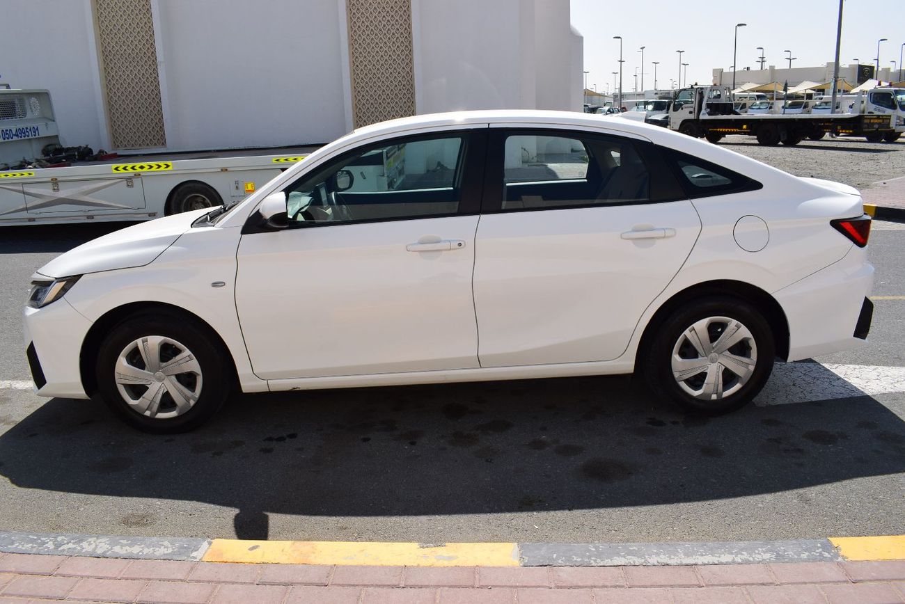 تويوتا يارس 1.5L E