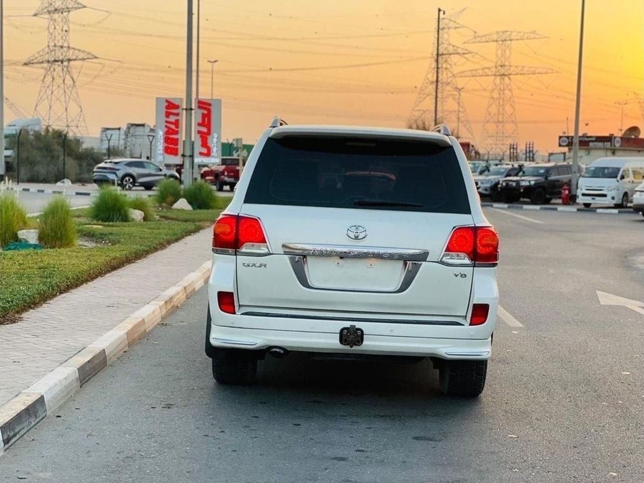 Toyota Land Cruiser Toyota landcuriser GXR V6 22015 Full option very neat and clean perfect conditions