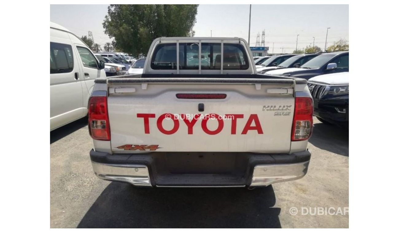 تويوتا هيلوكس 4X4 Double Cabin 2.7L Full Option A/T