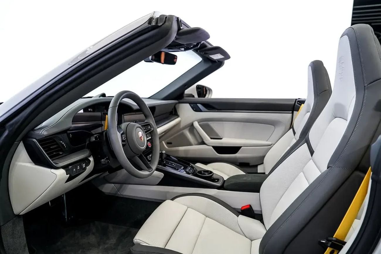 Porsche 911 CARRERA