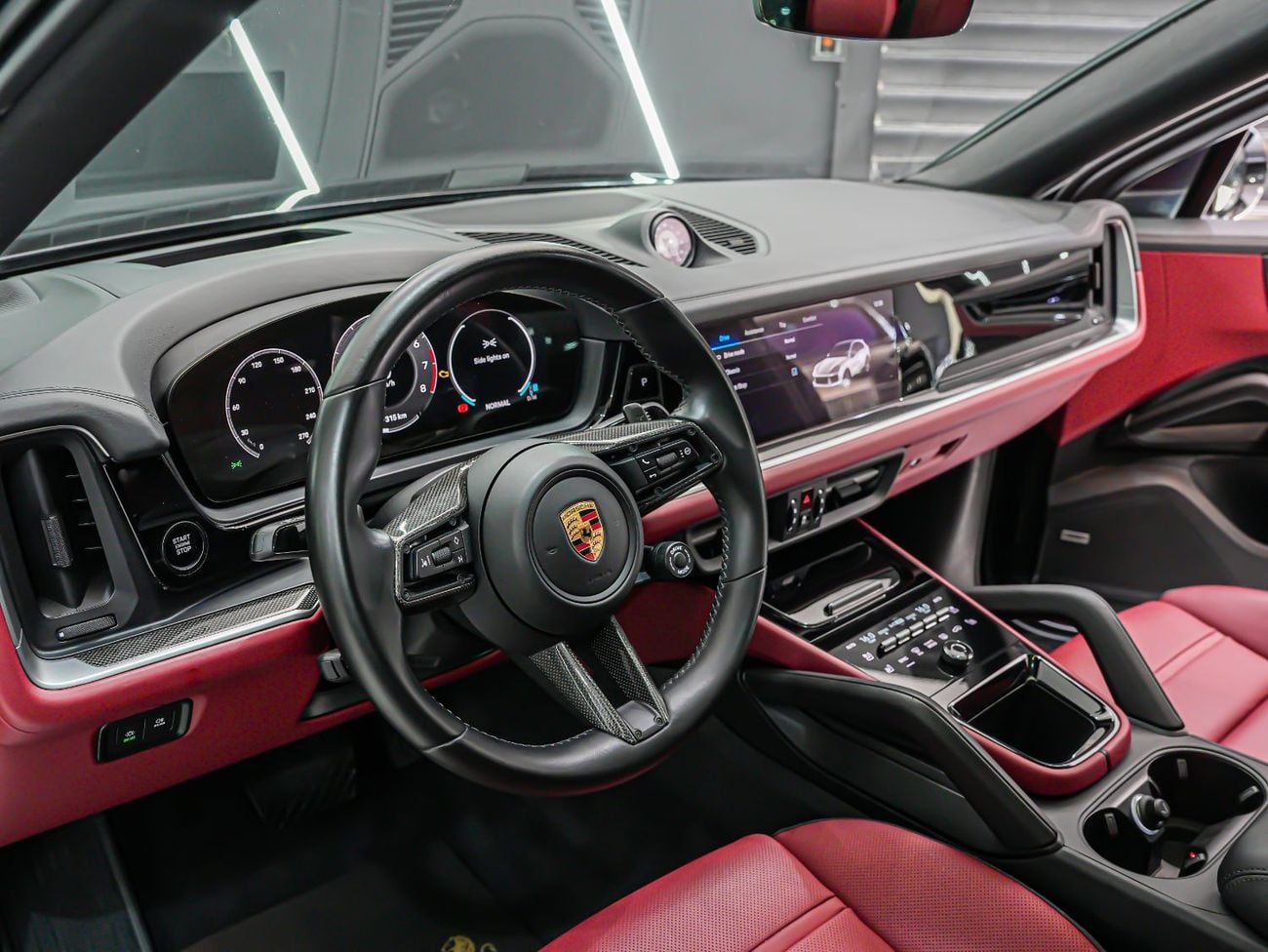 Porsche Cayenne COUPE, Carbon Interior, Panoramic Roof, Sport Chrono, Al Nabooda Warranty!!