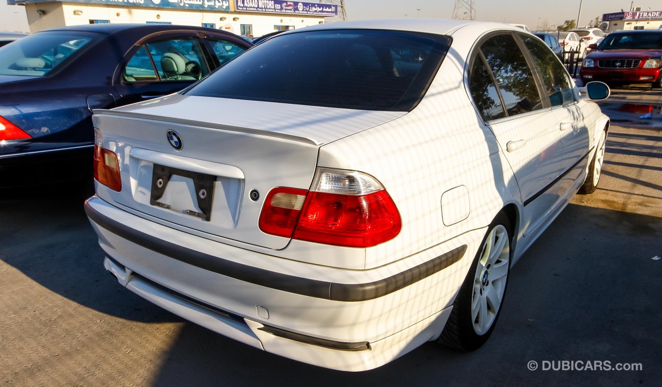 BMW 323 i