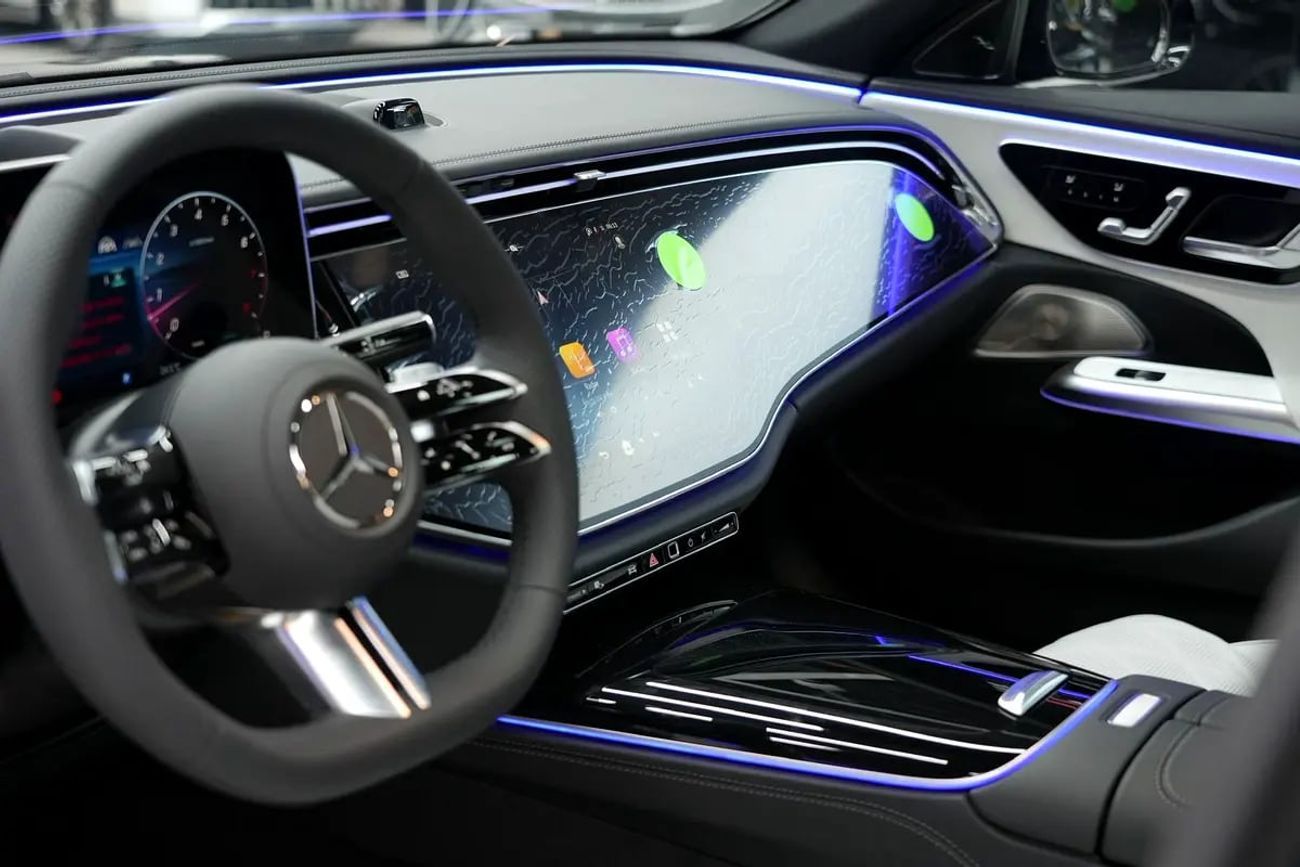 مرسيدس بنز E300 E 300 | GCC 0km | Agency Warranty | AMG Package