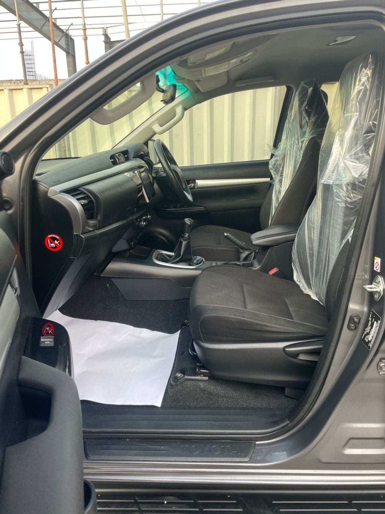 Toyota Hilux GLX RIGHT HAND VEHICLE ONLY FOR RIGHT HAND DRIVE