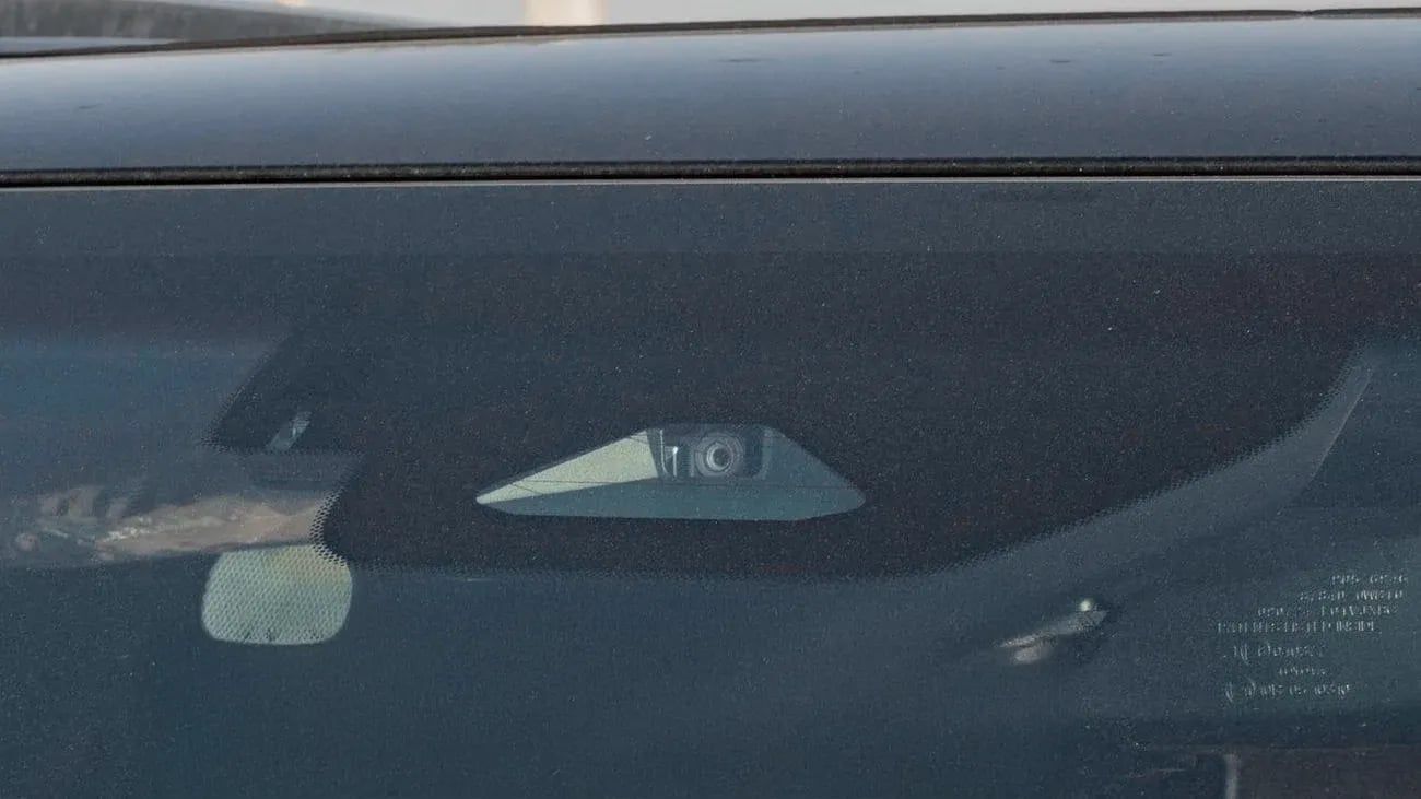 لكزس LX 600 2025 Lexus LX600 Signature 3.5L AT Petrol (Black-Red) Wood Accent