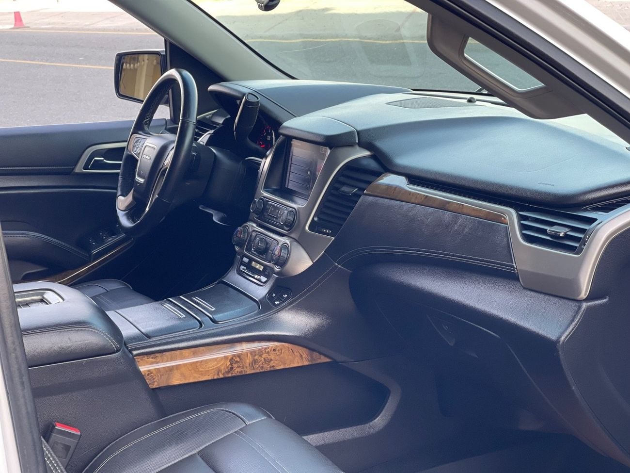 جي أم سي يوكون Denali 6.2L (8 Seater)