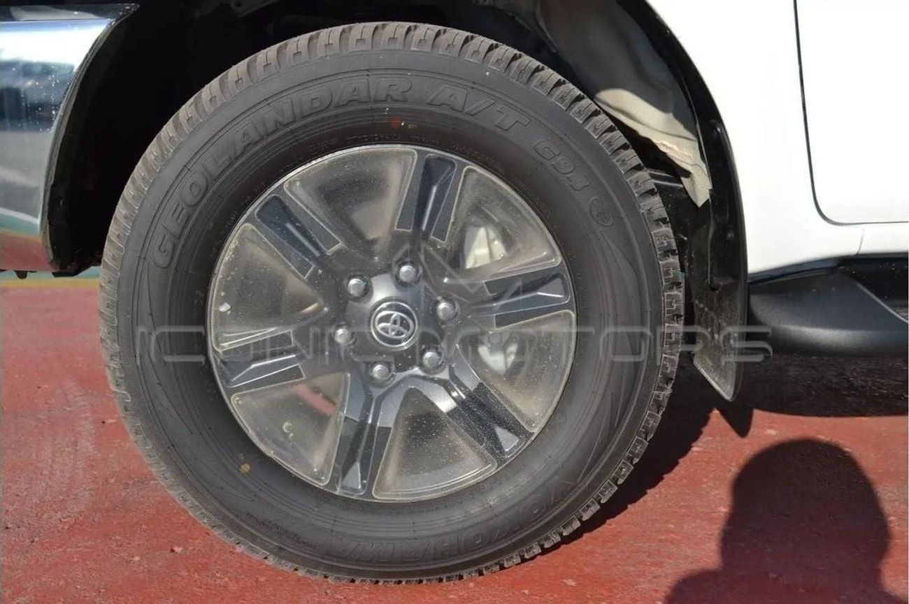 Toyota Hilux 2025 TOYOTA HILUX 2.7L PETROL A/T 4X4 SR5