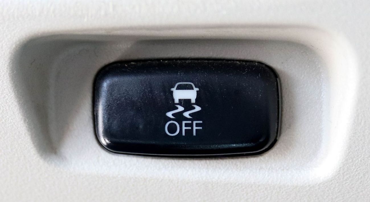 ميتسوبيشي باجيرو GLS Mid 3.8L (274 HP)