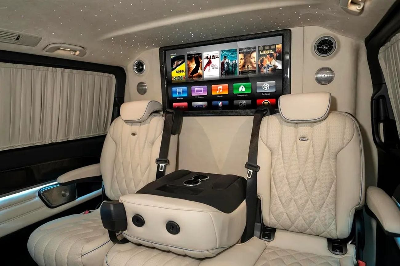 Mercedes-Benz V 300 ARRIVAL MODEL LUXURY MERCEDES GCC V300 with ADDITIONAL REAR AC-2 YEARS WARRANTY BY VLINE