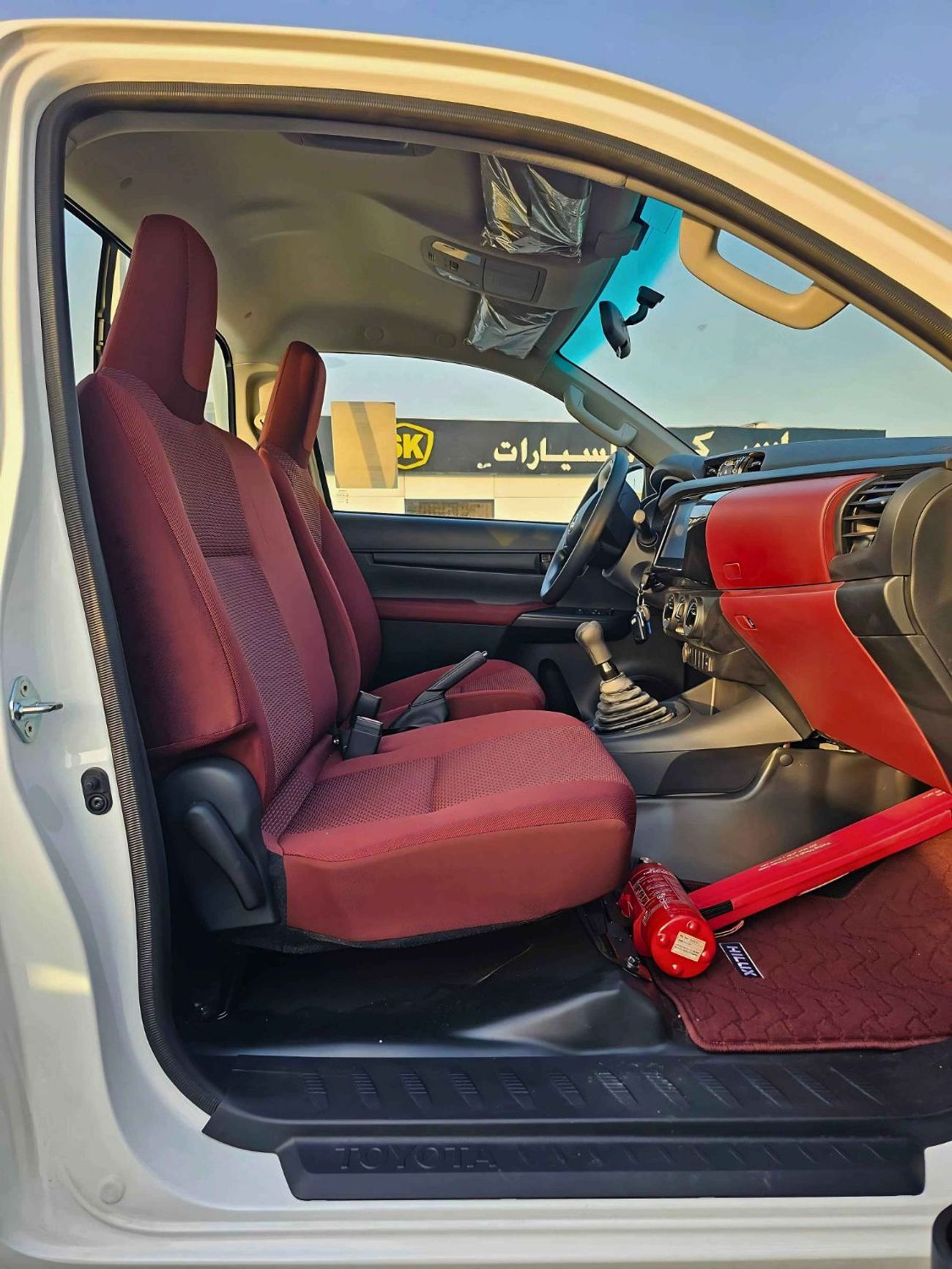 Toyota Hilux GLG NARROW BODY/  SINGLE BODY / M/T / 2.7L V4 PETROL / PLASTIC BUMPER / POWER WINDOWS (CODE # GLG)