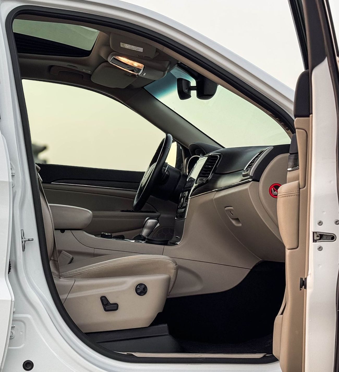 Jeep Grand Cherokee Limited 3.6L Jeep Grand Cherokee 3.6 L | 2021 Model, GCC | Excellent Condition | Monthly Installment