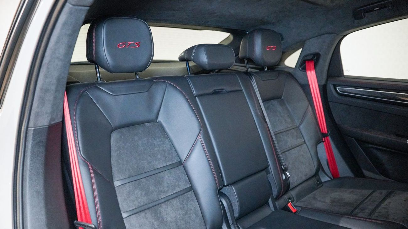 Porsche Cayenne Coupe GTS - AED 6658 P/M - Warranty till 05/2025