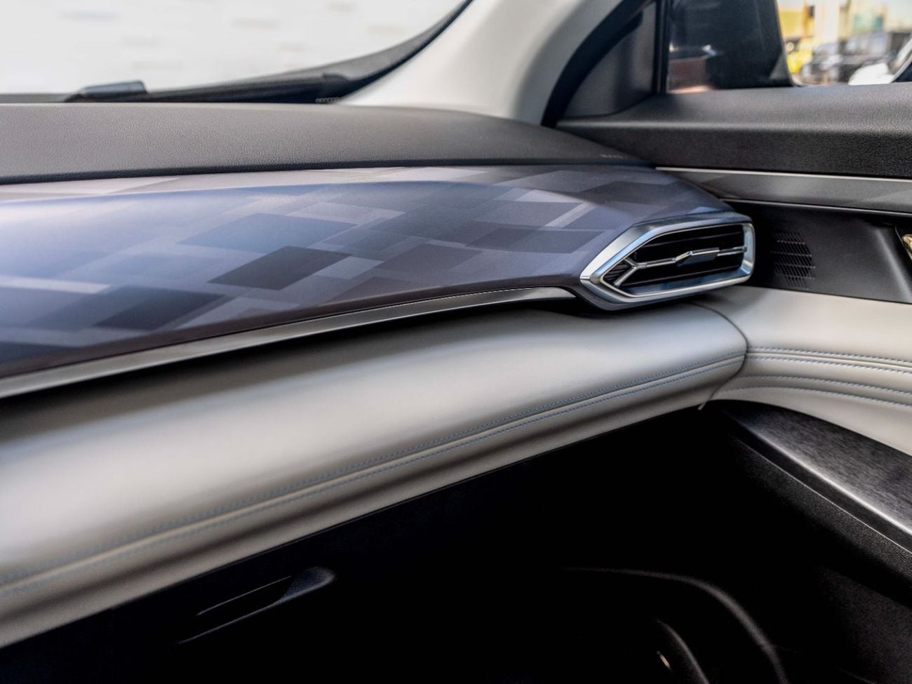 مرسيدس بنز EQS 580 SUV 1