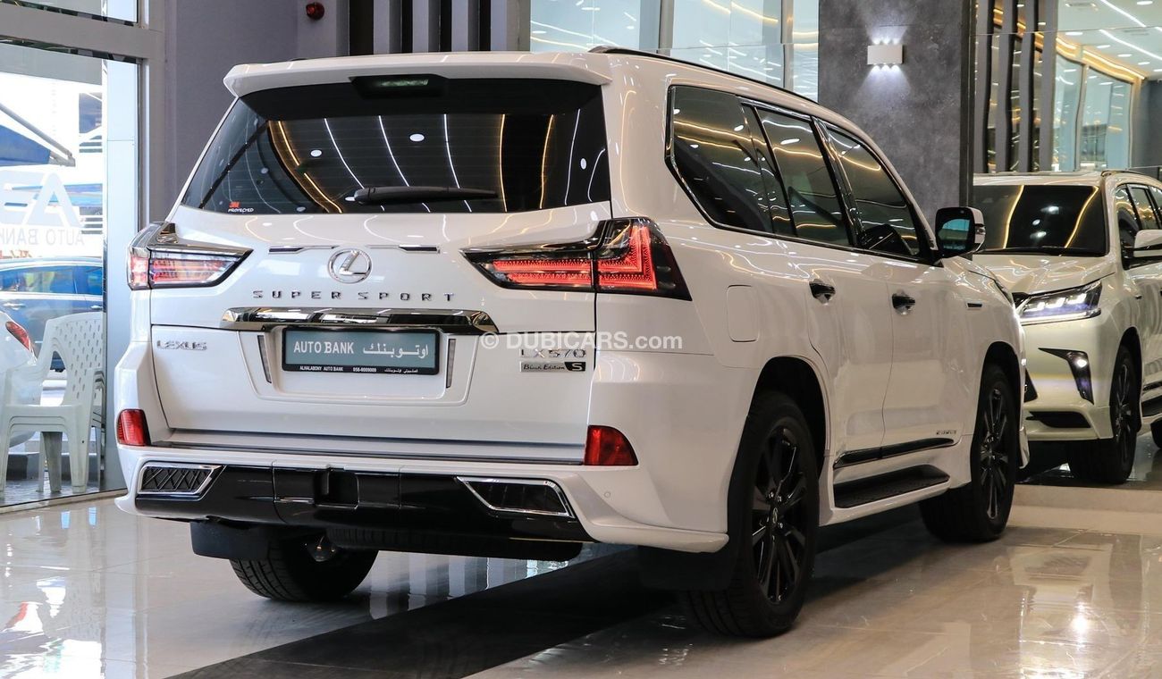 Lexus LX 570 Black Edition S