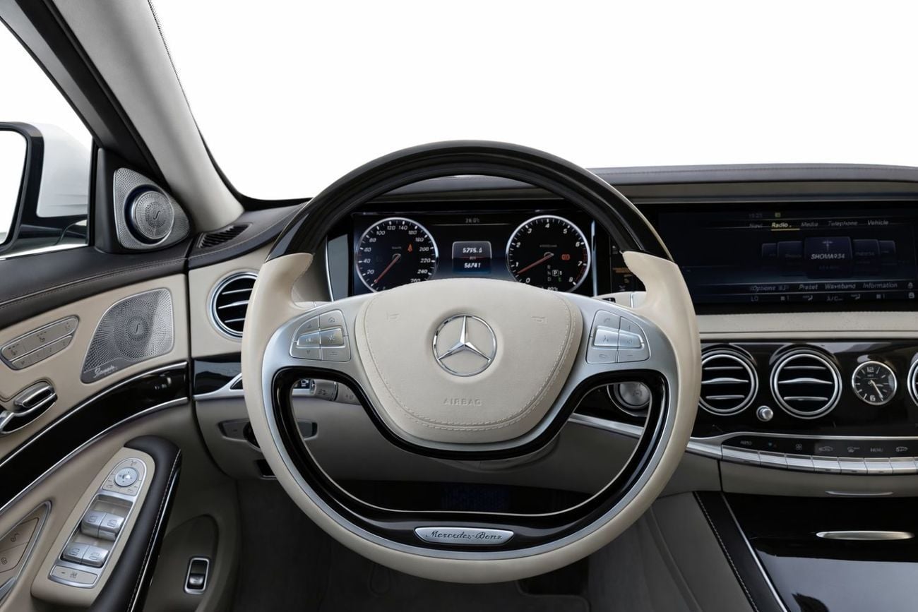 Mercedes Maybach S600 Maybach Mercedes S600 Maybach V12 l GCC l Full Gargash History l Flagship Luxury