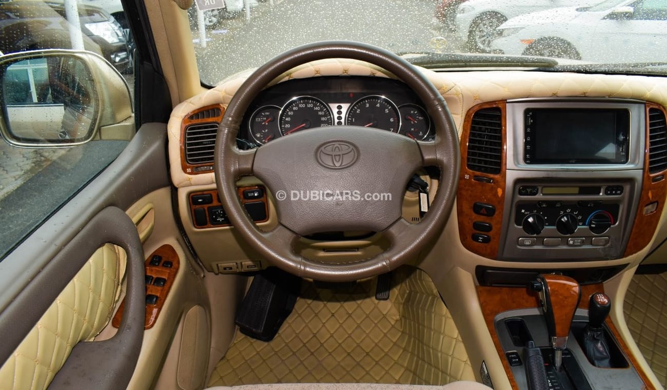 Toyota Land Cruiser GXR. V6