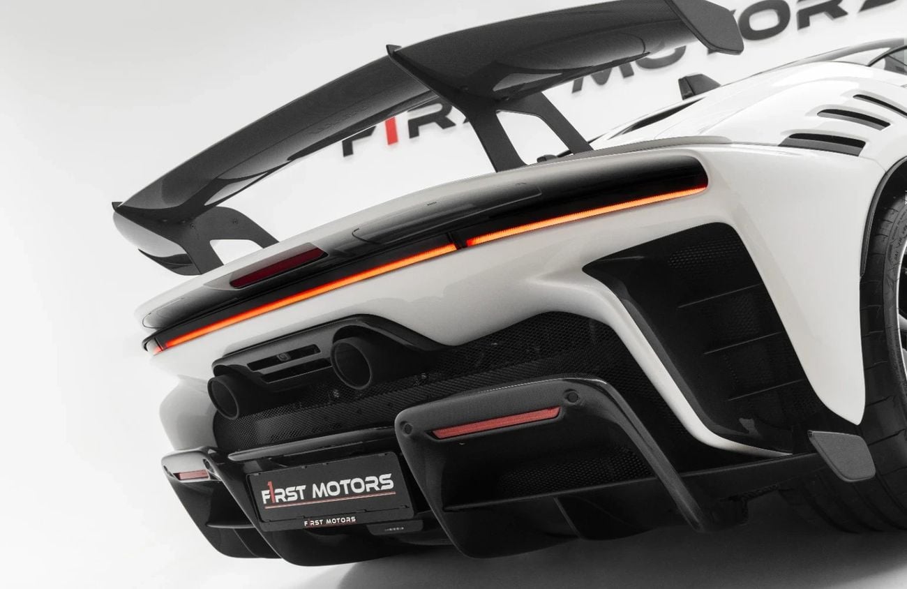 فيراري SF90 ستراديل سترادالي 4.0-liter twin-turbocharged V8 engine + 3 electric motors | Warranty