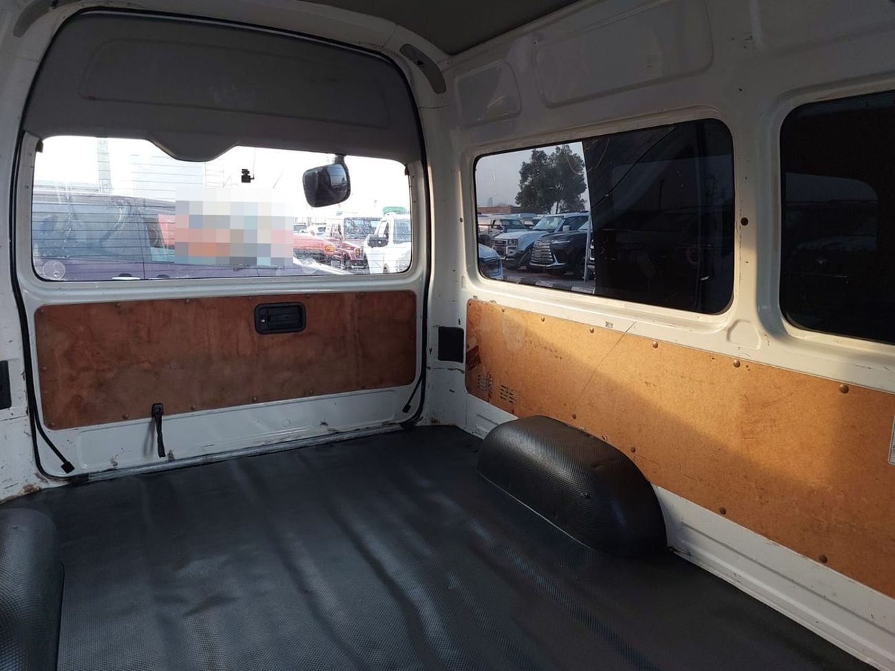 Toyota Hiace TOYOTA HIACE VAN RHD 2015 MODEL 3.0 L DIESEL AUTOMATIC(PM015396)