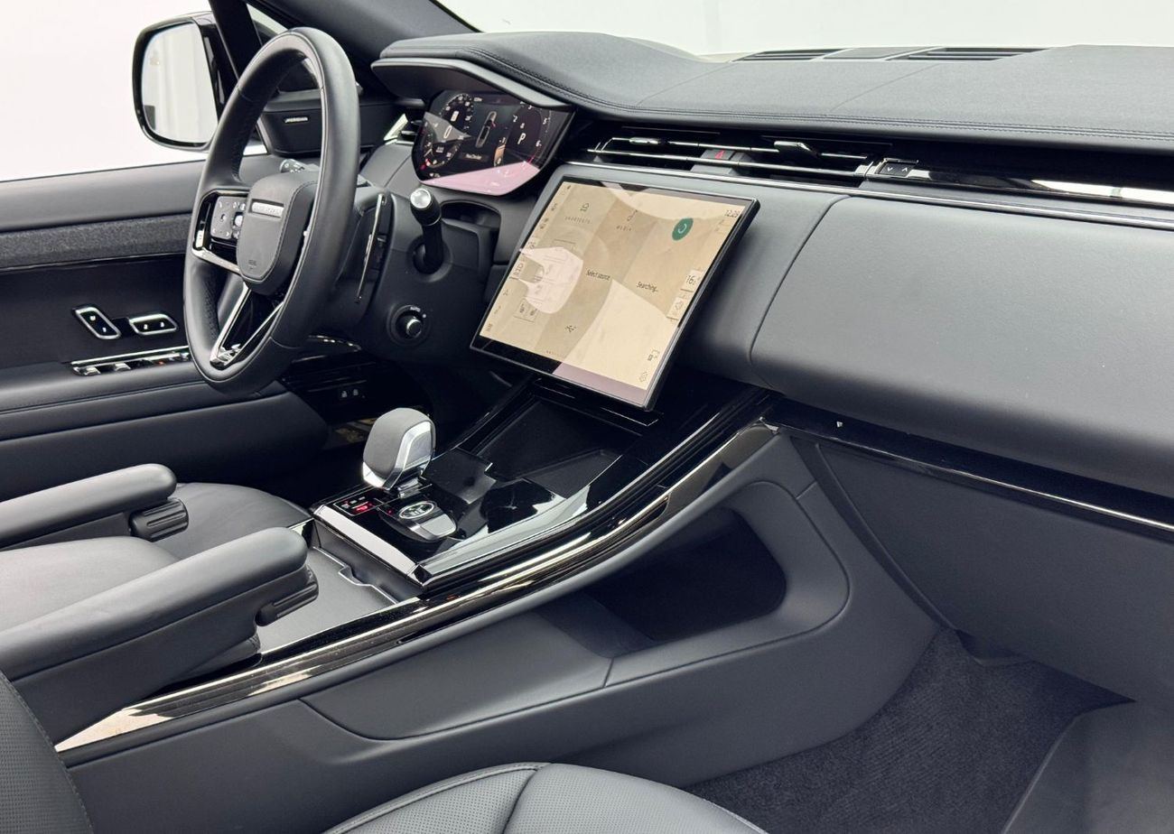 لاند روفر رينج روفر سبورت SE P400 3.0L 2024 Range Rover Sport Dynamic SE P400, Warranty, Full Service History, Excellent Condi